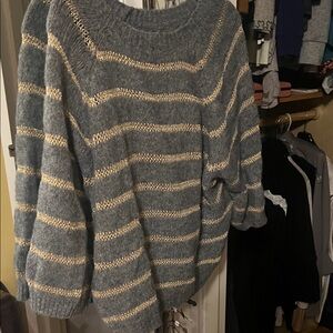 Persaman New York Gray and Gold Striped Sweater
